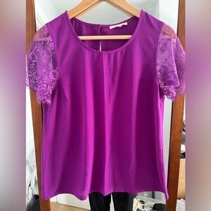 Lace sleeve magenta top